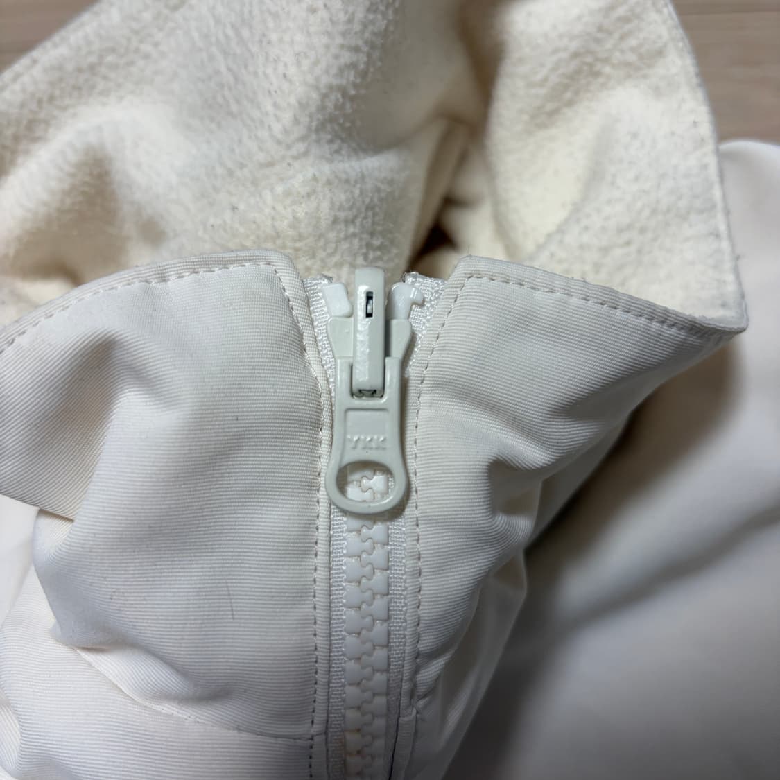 엄브로 빅로고 리버시블 바람막이 후리스 상품이미지7