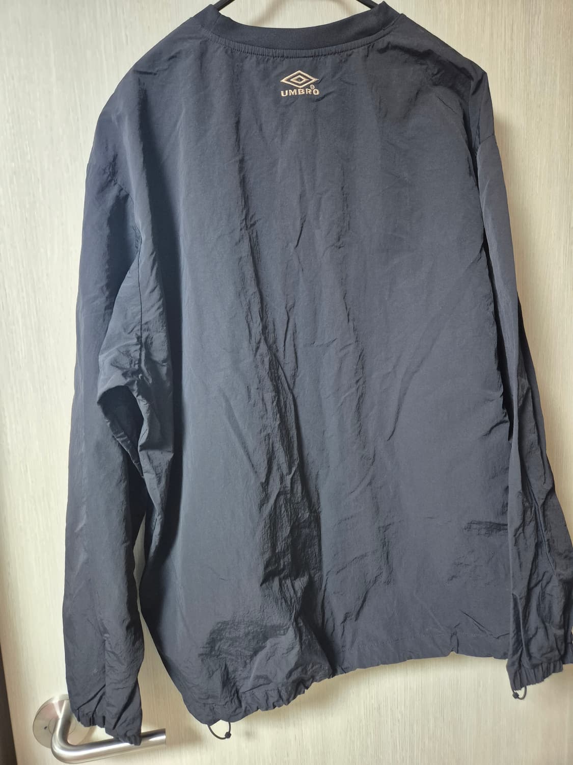 (24년) 엄브로 나일론 피스테  맨투맨 티셔츠 110 (2XL) 상품이미지2