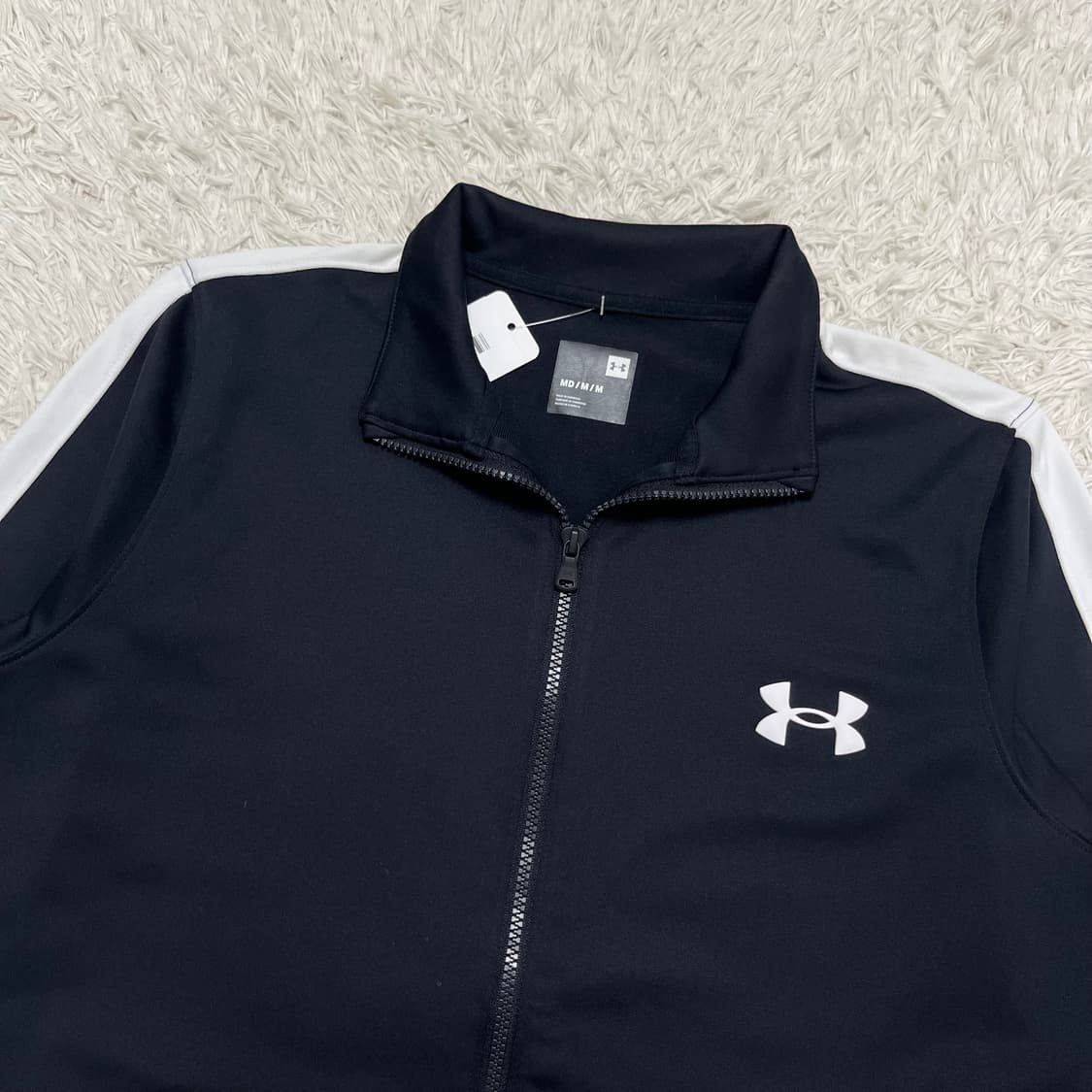 Under Armour black jersey 상품이미지5