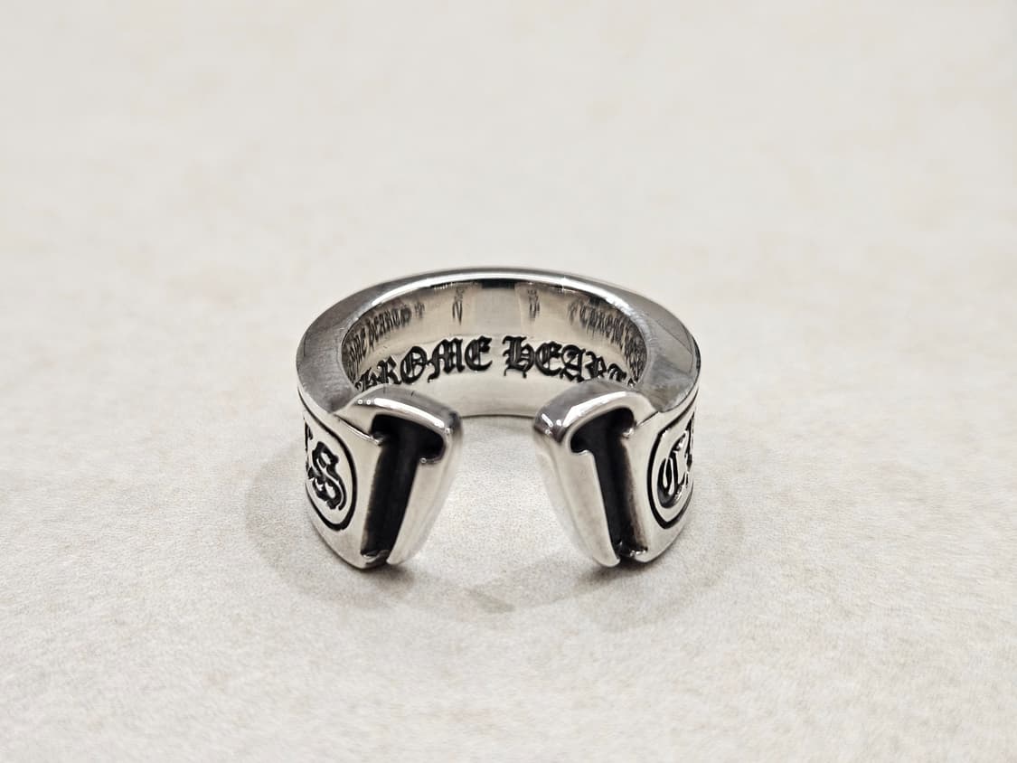 크롬하츠 스크롤라벨링 라지 US 7.5 팝니다 상품이미지1