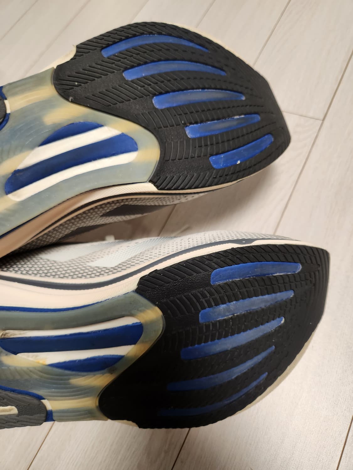 아디다스 매장 정품 남성 슈퍼노바 라이즈 (ID3587)사이즈285

구 상품이미지8