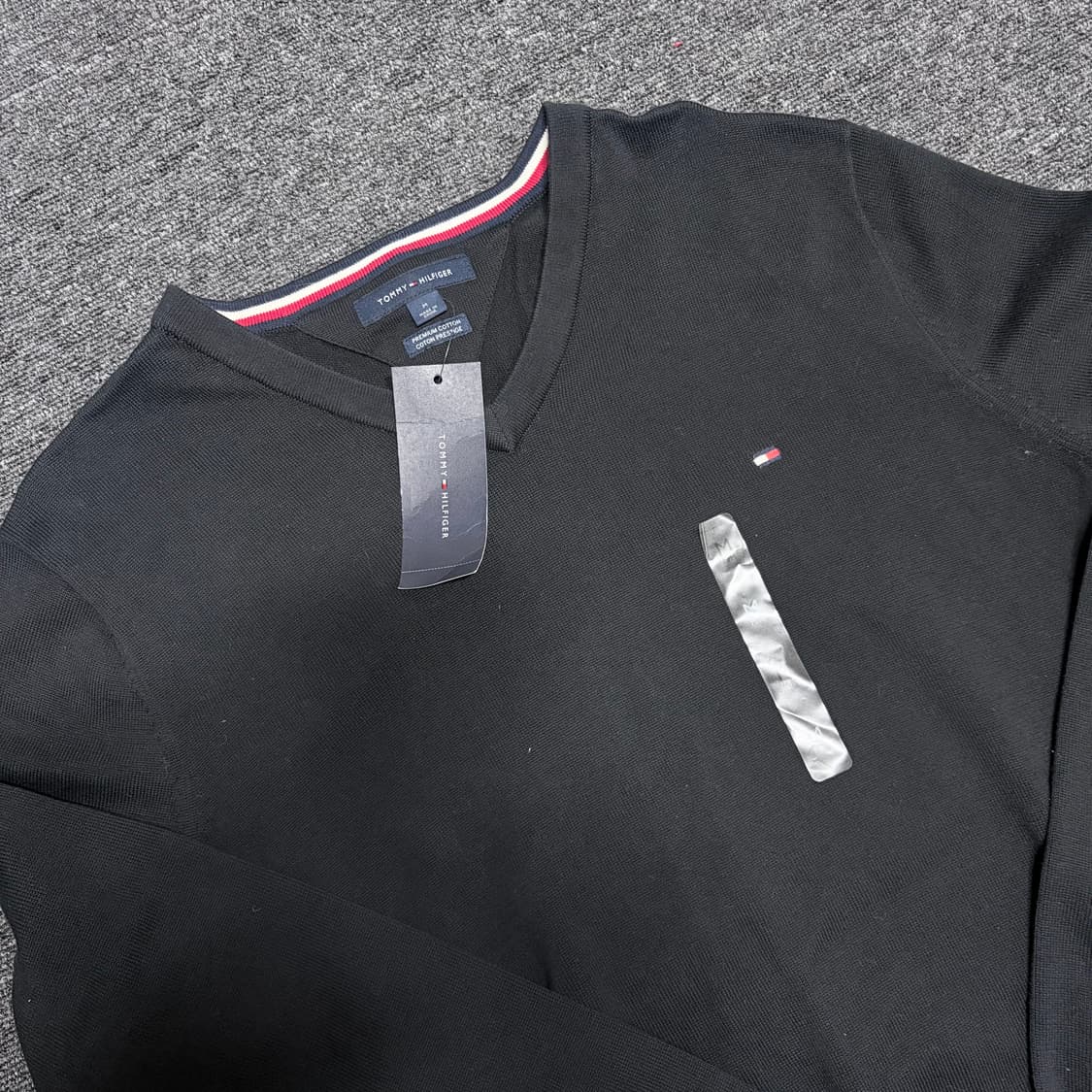 타미힐피거 브이넥 니트 새상품 상품이미지3