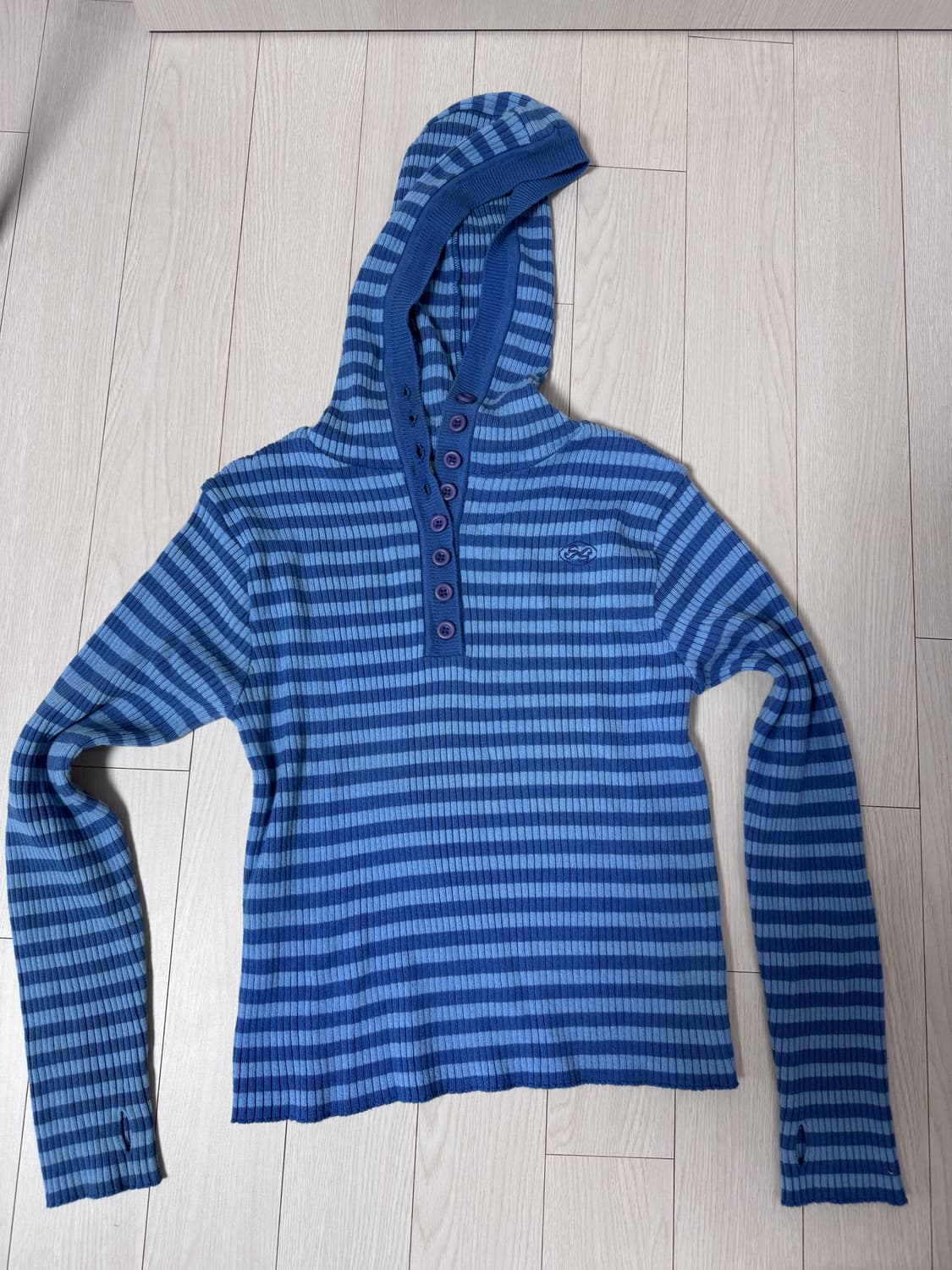 sinoon 스트라이프 후드니트 판매합니다  상품이미지1