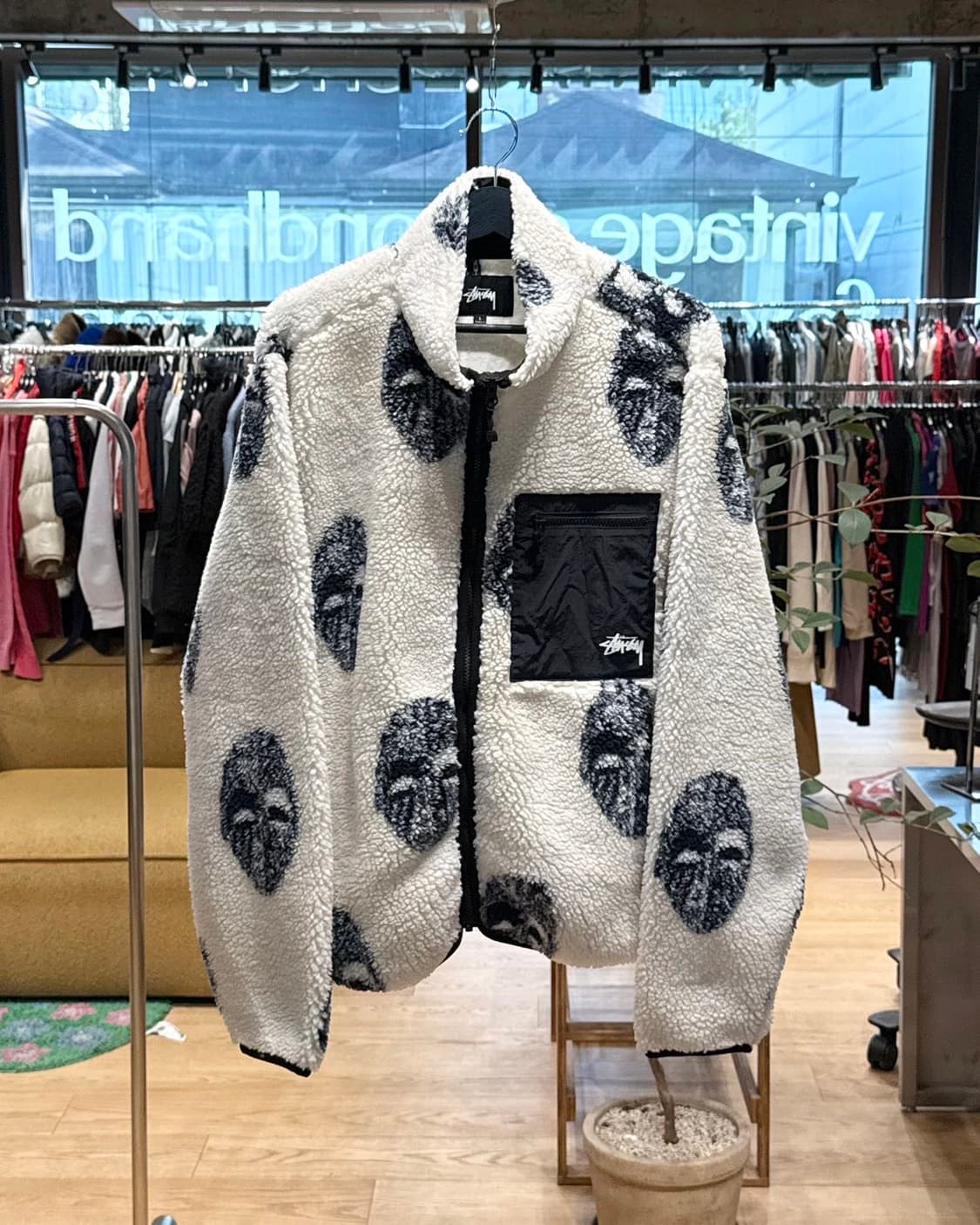스투시 화이트 마스크 자카드 쉐르파 플리스 자켓 상품이미지1