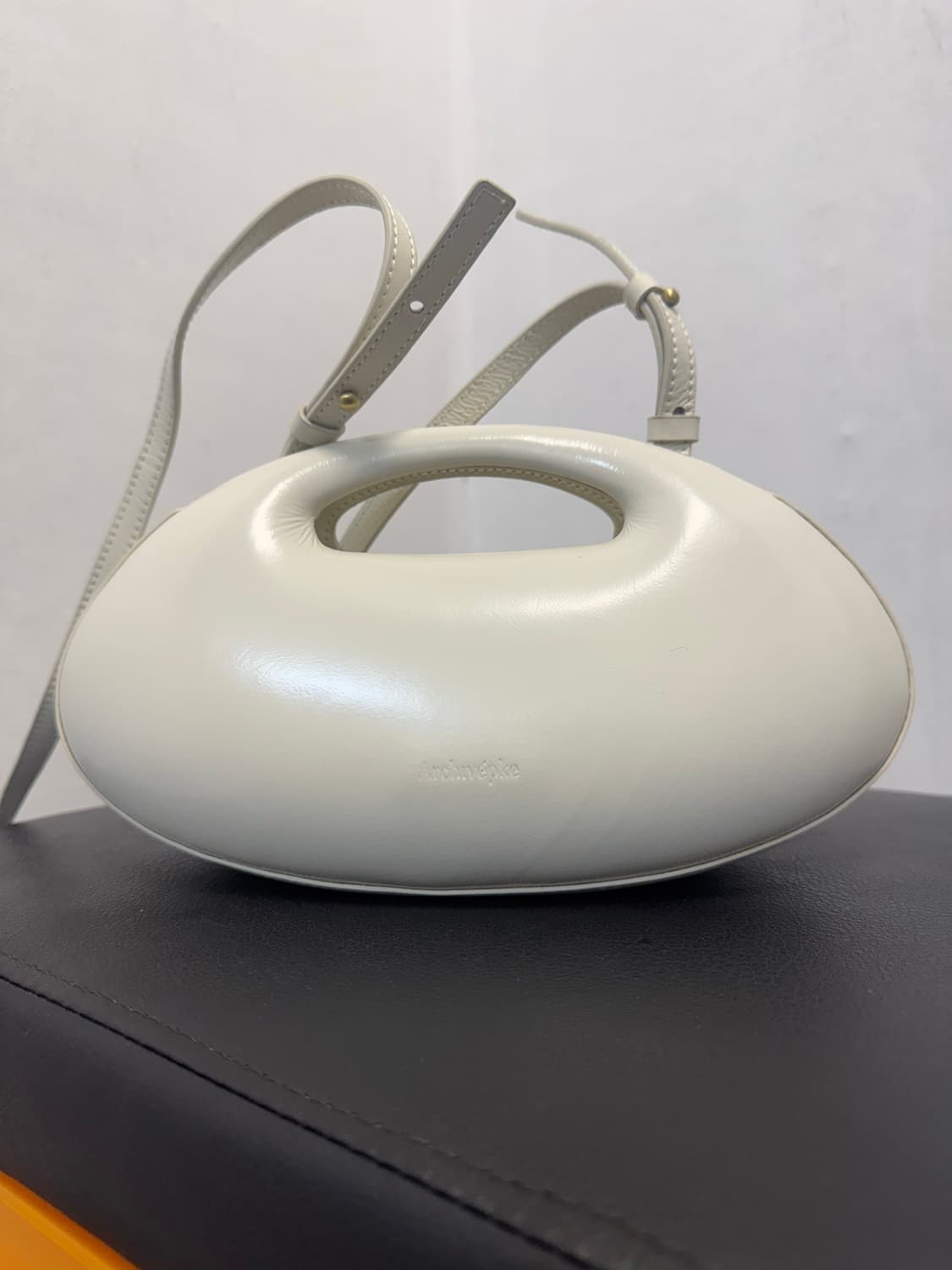 아카이브앱크 하프 베이글 아이보리 숄더 토트백 가방 상품이미지3