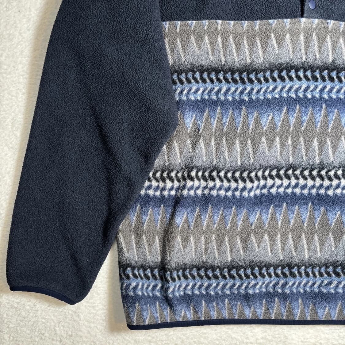 17FW 파타고니아 신칠라 스냅-T 네이비/블루 하프 아즈텍 패턴 상품이미지6