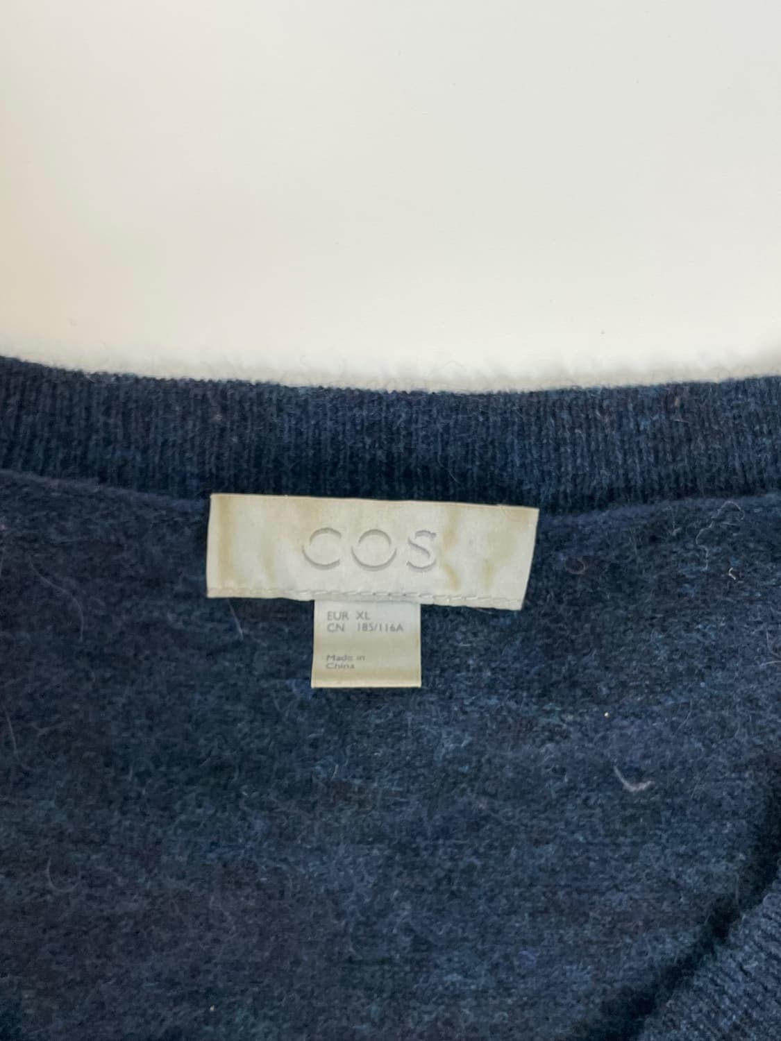 COS 네이비 스웨터  상품이미지5