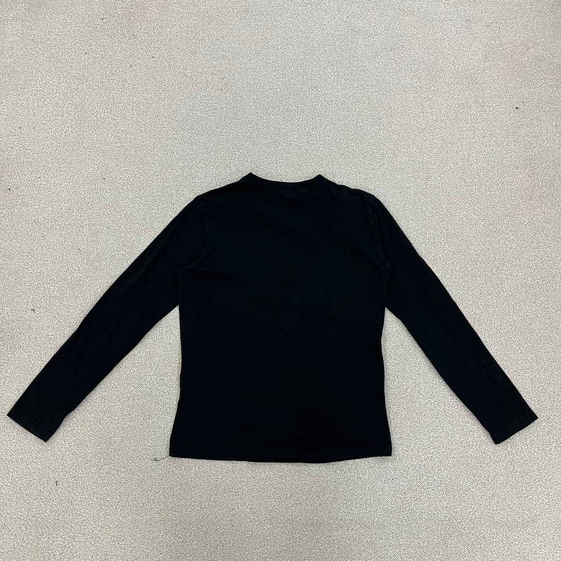 [M] 게스 미니 삼각 로고 브이넥 긴팔 티셔츠 1219M2 상품이미지4