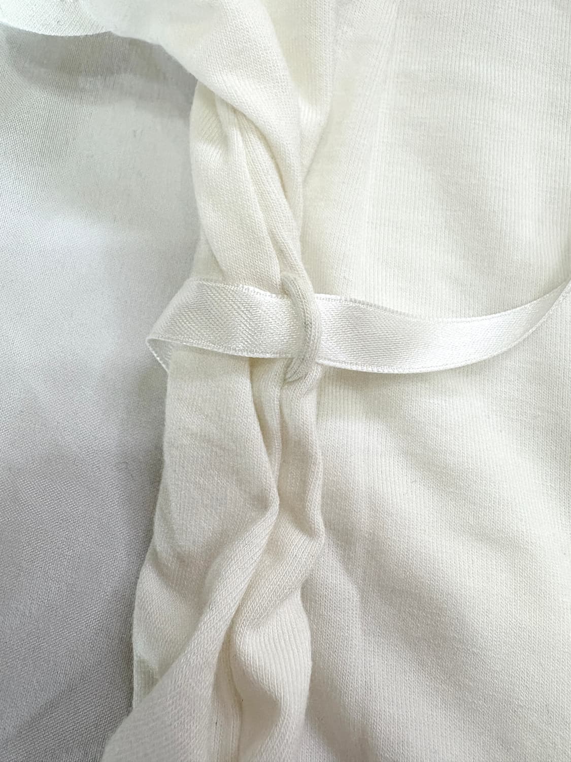 로디스포토 화이트 리본 천사 탑 M 상품이미지4