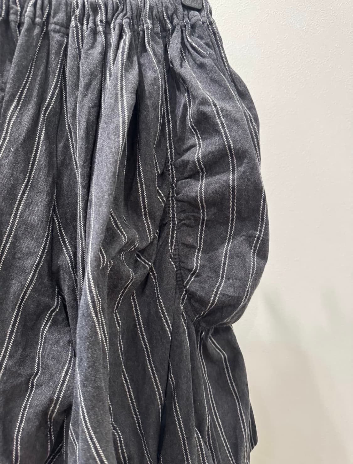 요지야마모토y’s 스트라이프 비대칭 팬츠 상품이미지2