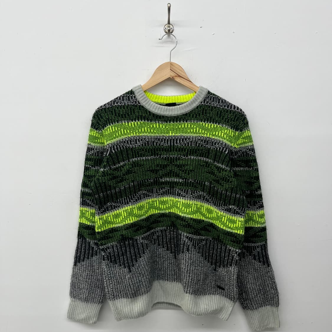 휴고보스 줄무늬 패턴 니트 L 상품이미지1