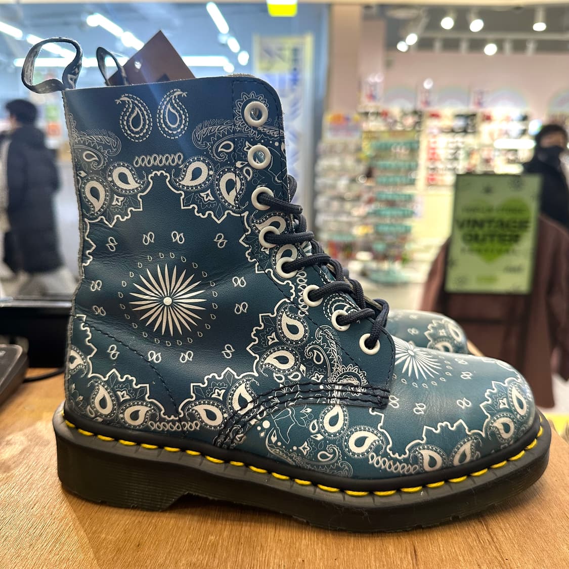 닥터마틴 1460 ‘반다나 블루’ 상품이미지6