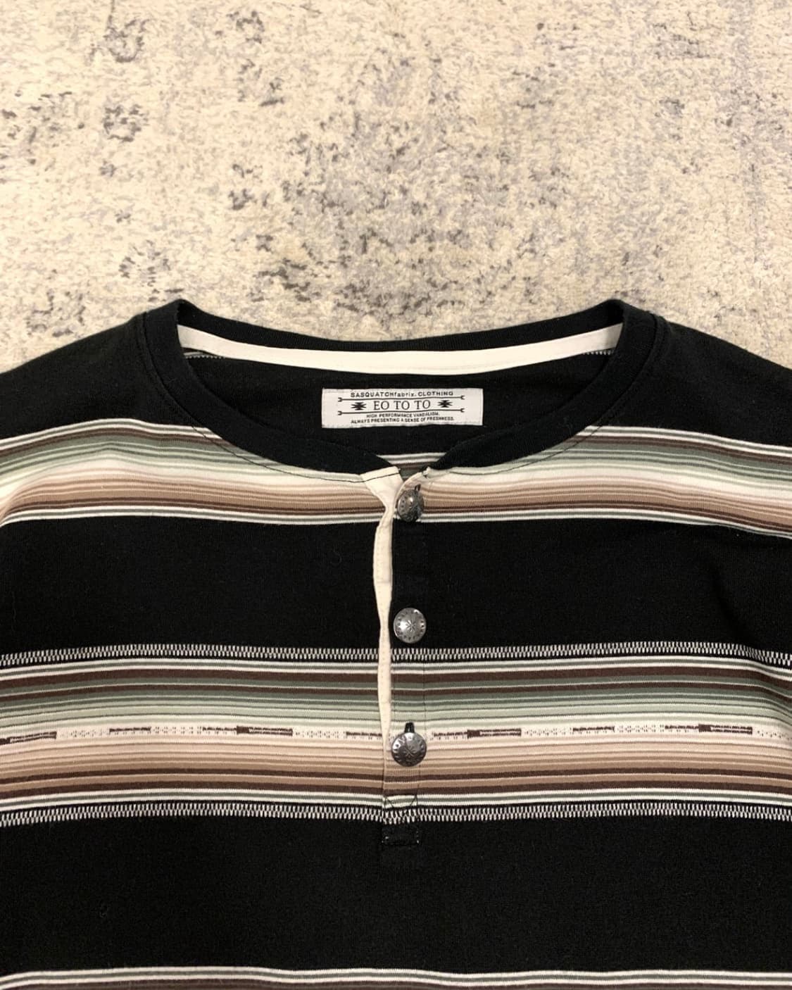 사스콰치패브릭스 스트라이프 헨리넥 롱슬리브 상품이미지2