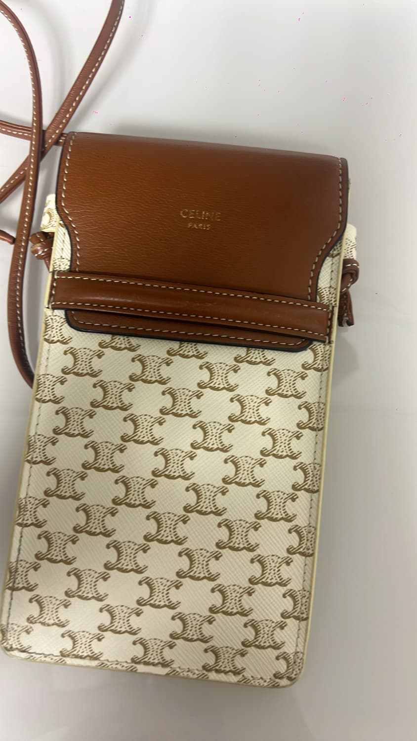 셀린느 트리오페 화이트 폰홀더백 상품이미지1