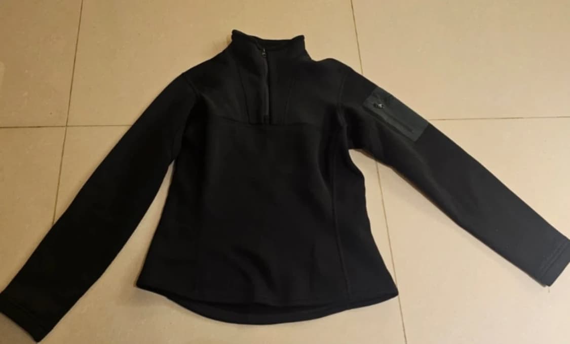 아크테릭스 슬림핏 반집업 (딱붙핏) 상품이미지1