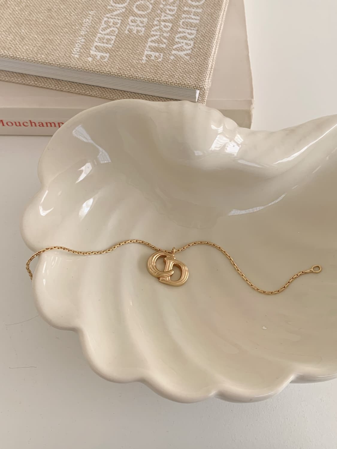 [ 디올 ] 디올 골드 로고 팔찌 상품이미지2