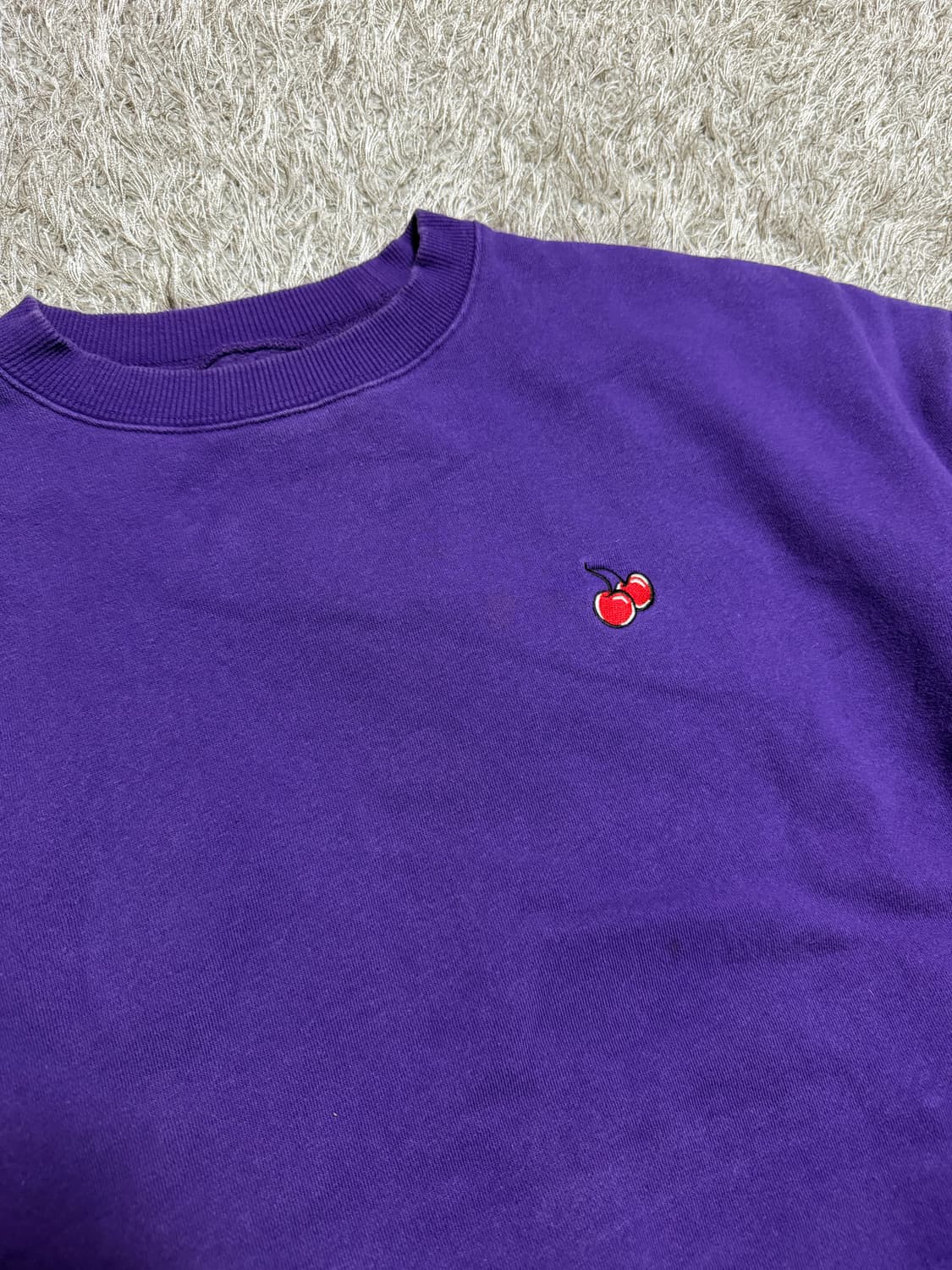 [1] 키르시 미니 체리 와펜 퍼플 기모 맨투맨 상품이미지1