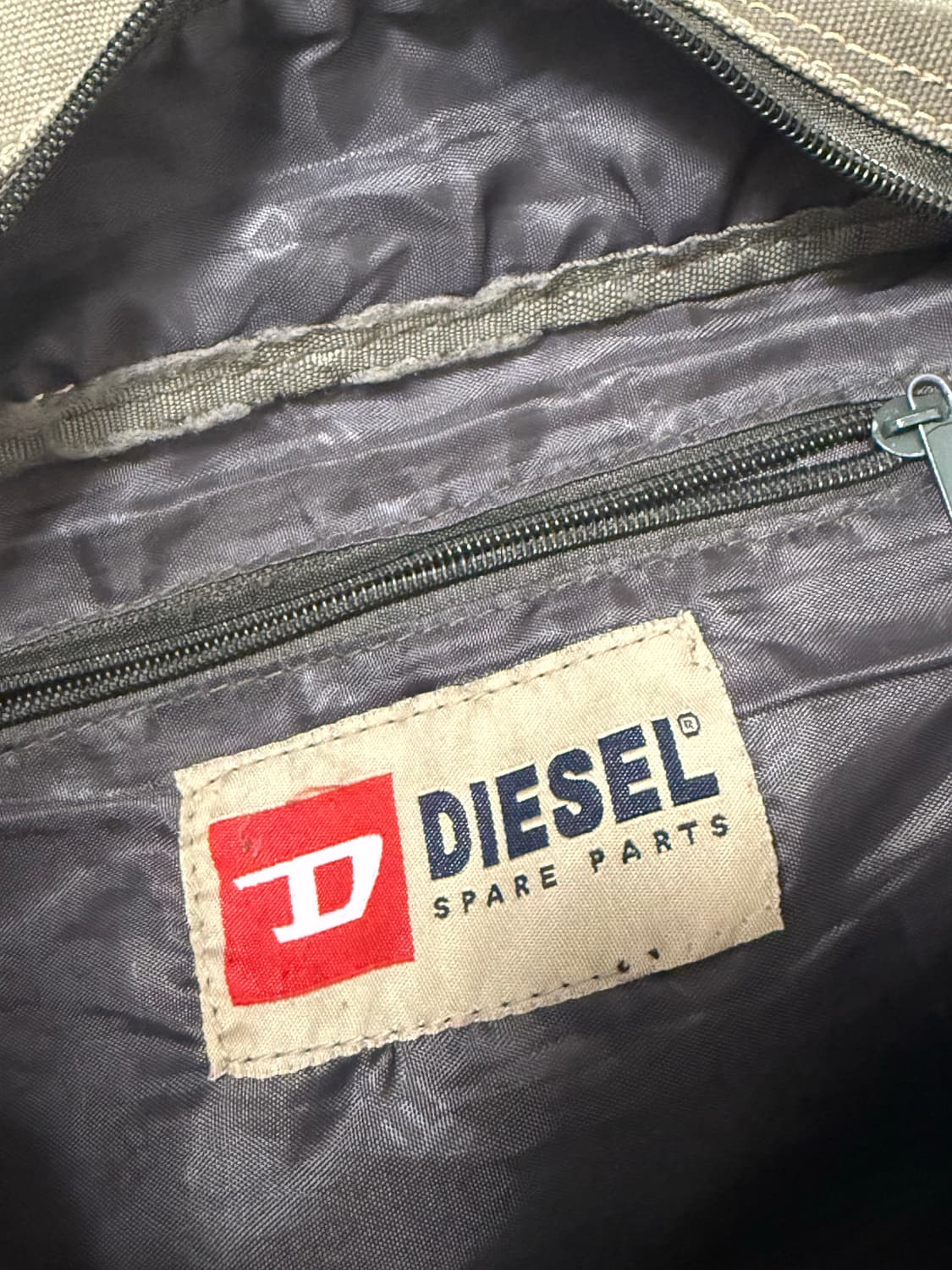 diesel 디젤 애쉬카키 크로스백 상품이미지3