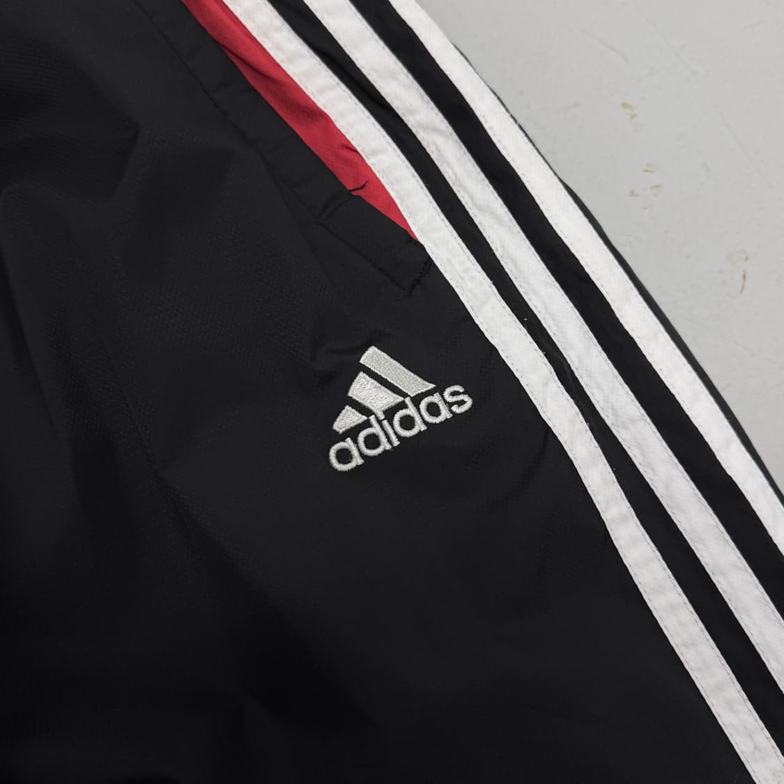 아디다스 00s 삼선 올드스쿨 바람막이 트랙팬츠 상품이미지3