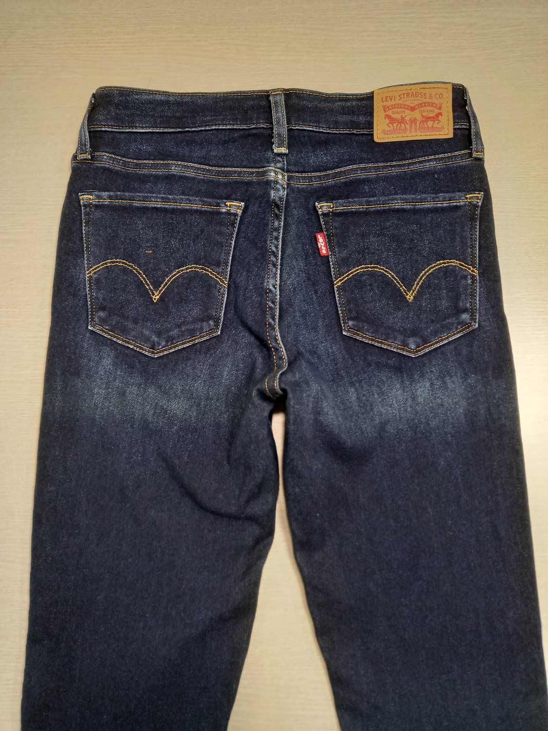 25 리바이스711 약기모 워싱 부드러운 스판스키니 진청 25-299 상품이미지4