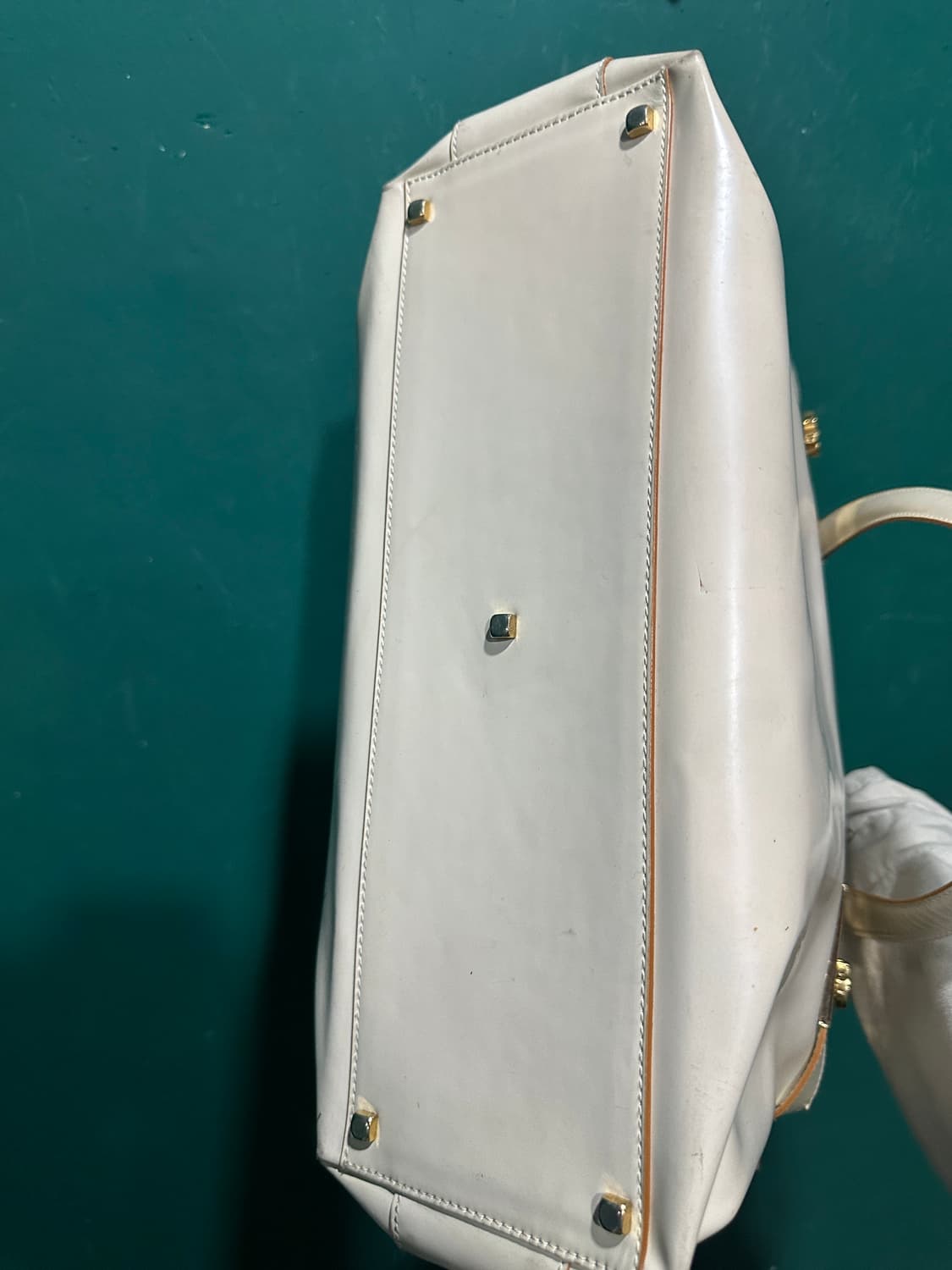 페레가모 토드백 화이트 상품이미지8