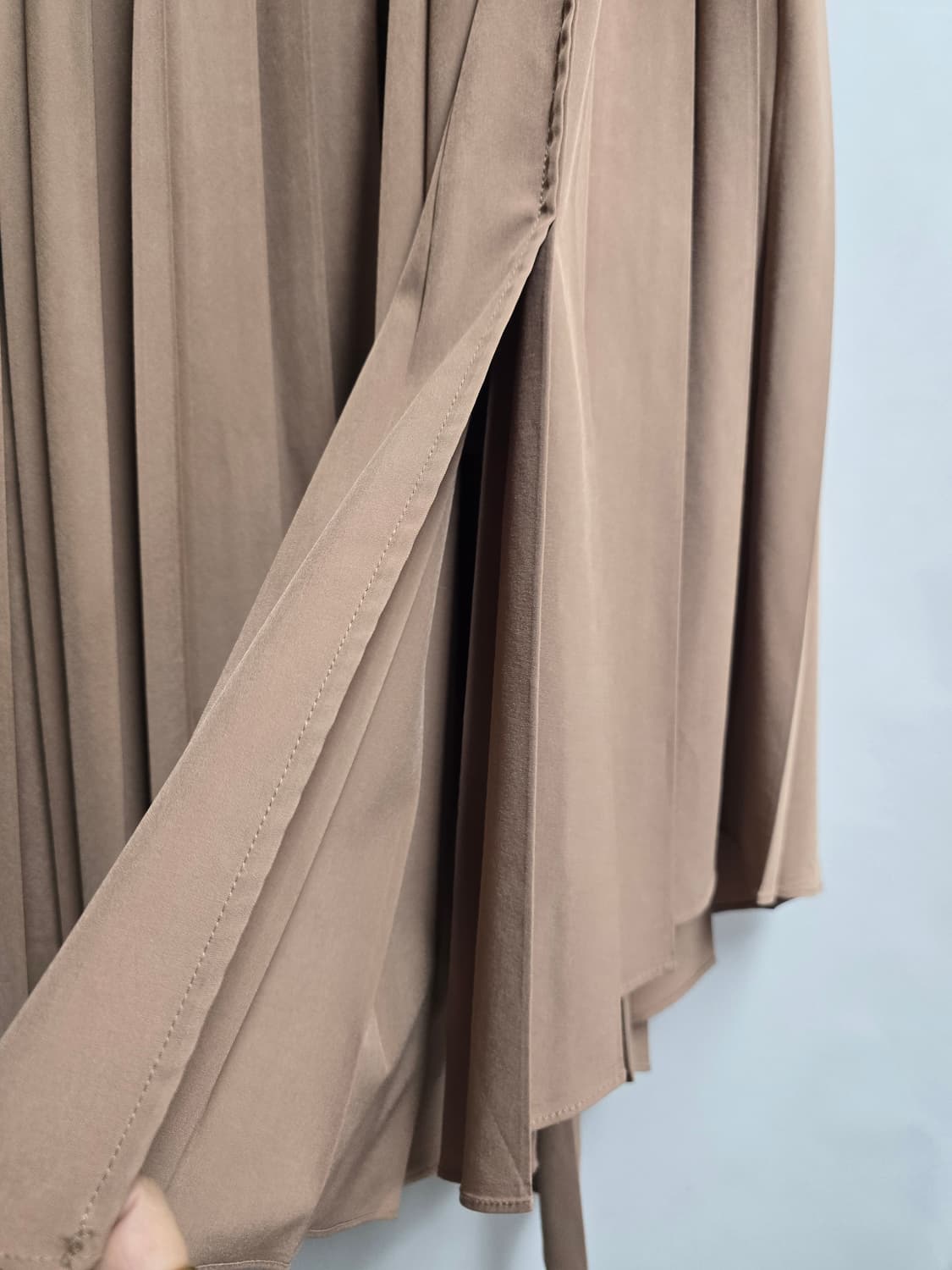 온앤몬 플리츠 언발 롱 스커트 1 상품이미지4