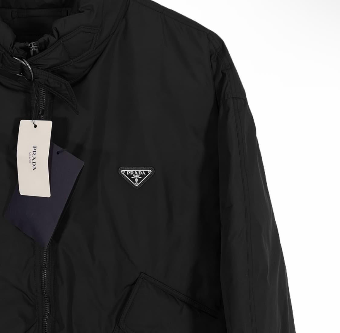 [M] 프라다 남성 웨이트 삼각로고 리나일론 다운 봄버 패딩 자켓 블랙 상품이미지5