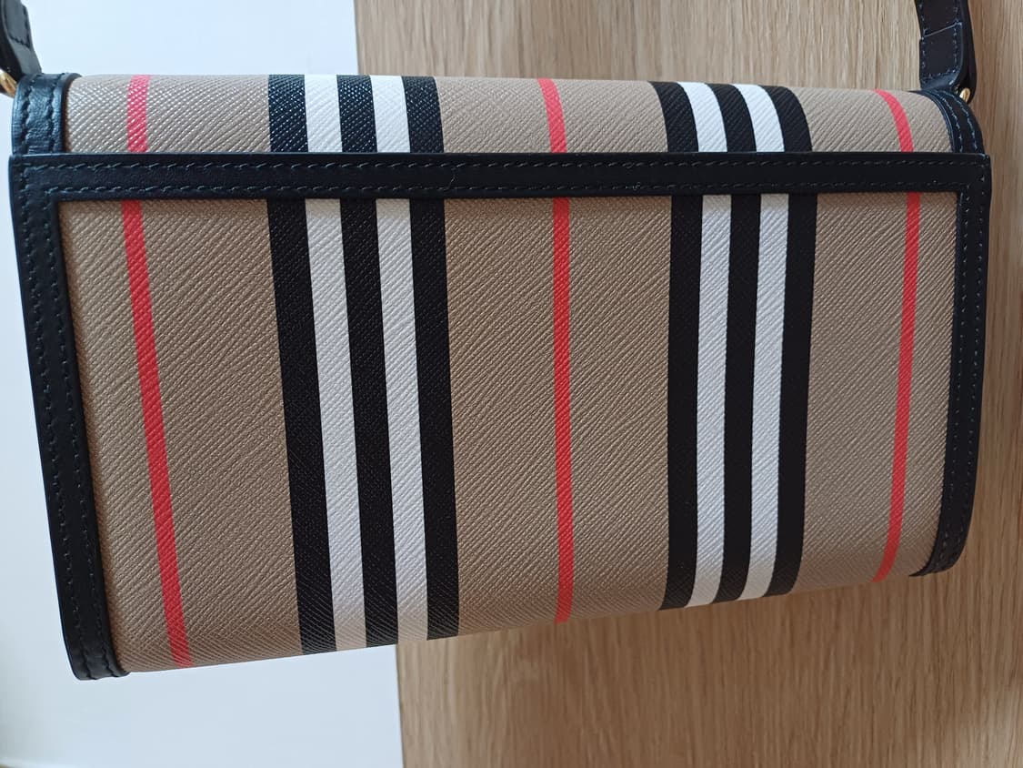 버버리 HANNAH  한나 아이콘 스트라이프 레더 크로스 바디백 상품이미지2