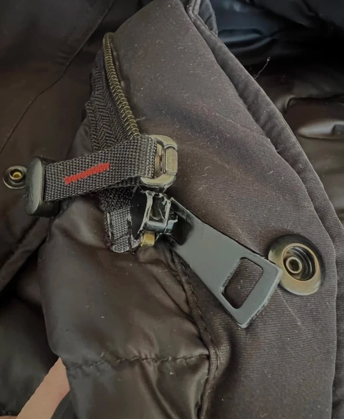 타임 남성 블랙 구스다운 패딩점퍼 

 상품이미지7