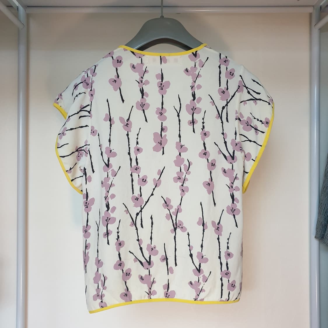 MARNI 마르니 아카이브 실크 벚꽃패턴 파이핑 날개소매 크롭 블라우스 상품이미지4