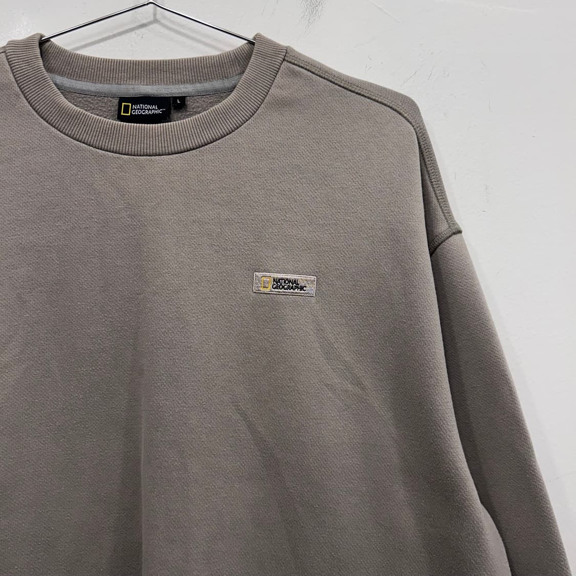네셔널 지오그래픽 스몰로고 기모 맨투맨 상품이미지1