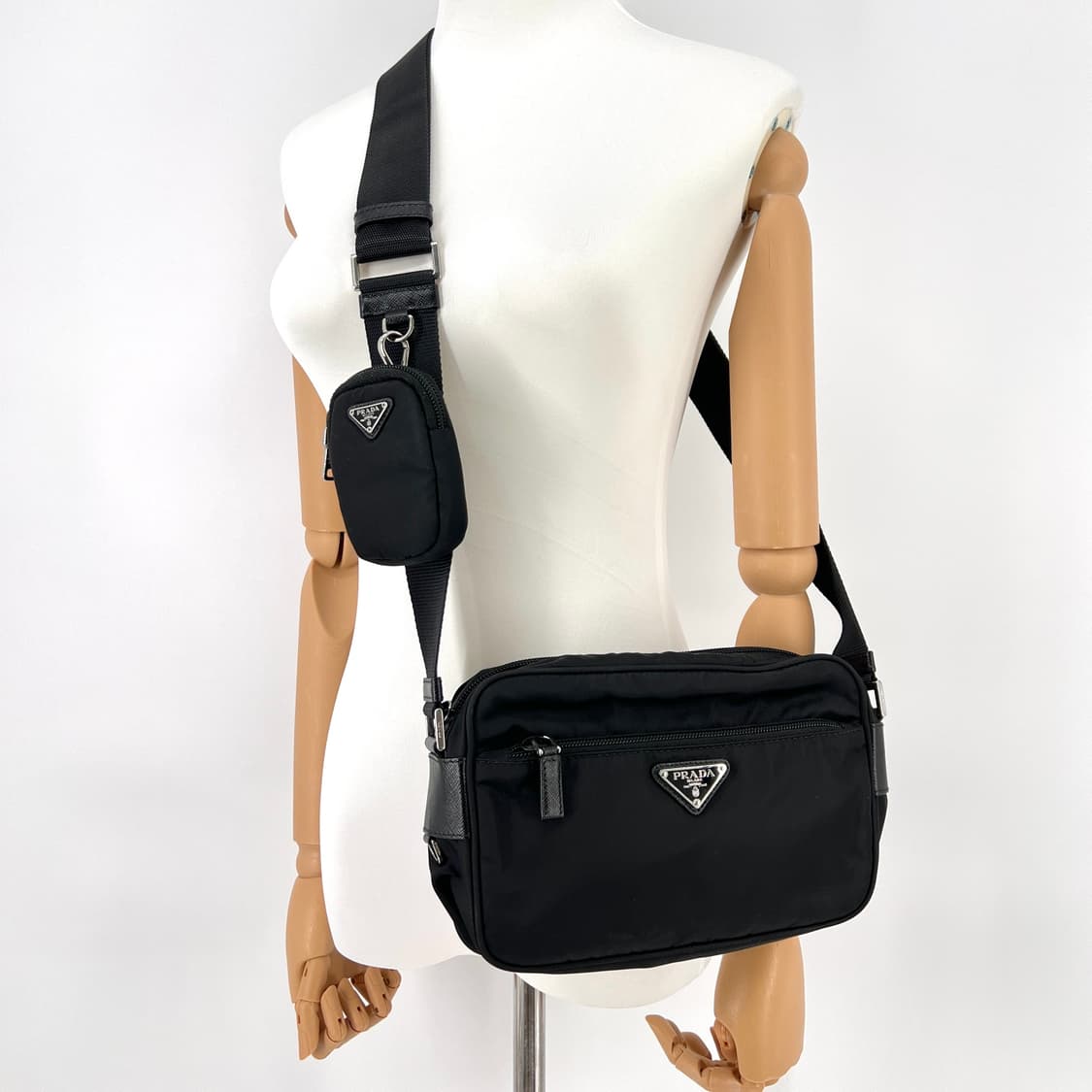 [감정완료] 프라다 리나일론 포켓 크로스백 블랙 (1BC167) 상품이미지8
