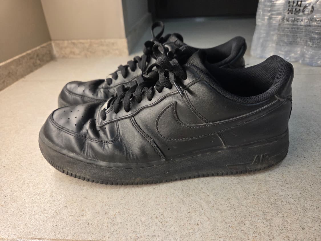 나이키 에어포스1 07 로우 올 블랙 상품이미지2