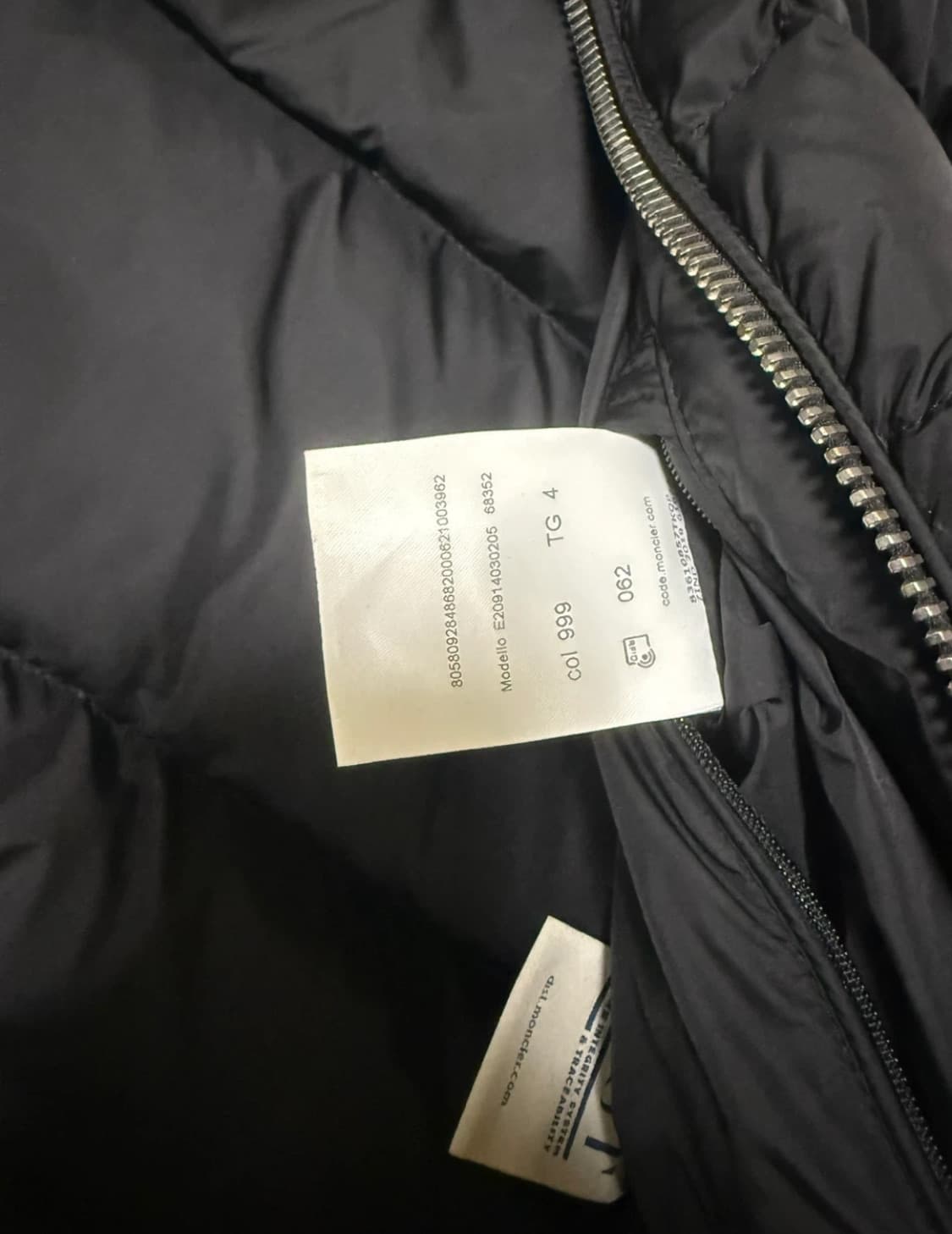 [4] 몽클레어 아미오 패딩 블랙  몽클레어 아미오트 상품이미지4