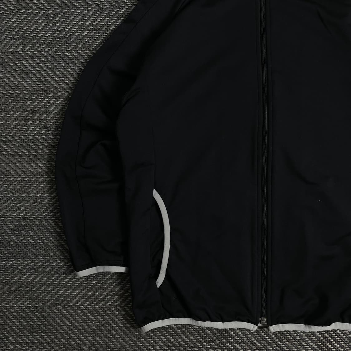 나이키 드라이핏 스우시로고 블랙 올드스쿨 트레이닝 자켓 y 3031 상품이미지4
