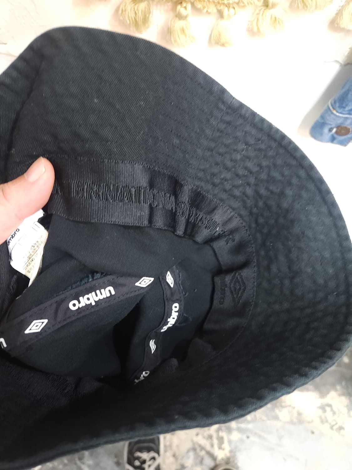 엄브로 블랙 미니 자수로고 버킷햇

 상품이미지8