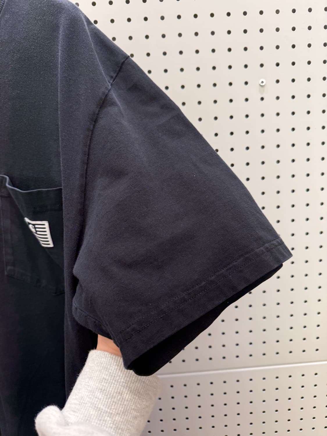 칼하트 블랙 포켓 반팔 티셔츠 U445 상품이미지3