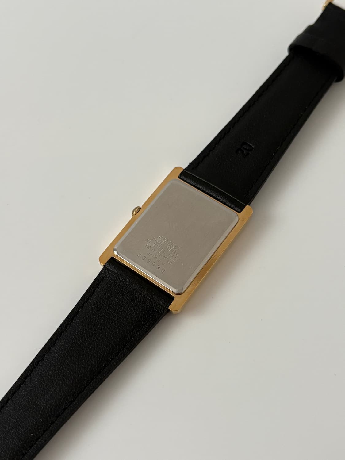 90s gold tank case quartz 상품이미지8