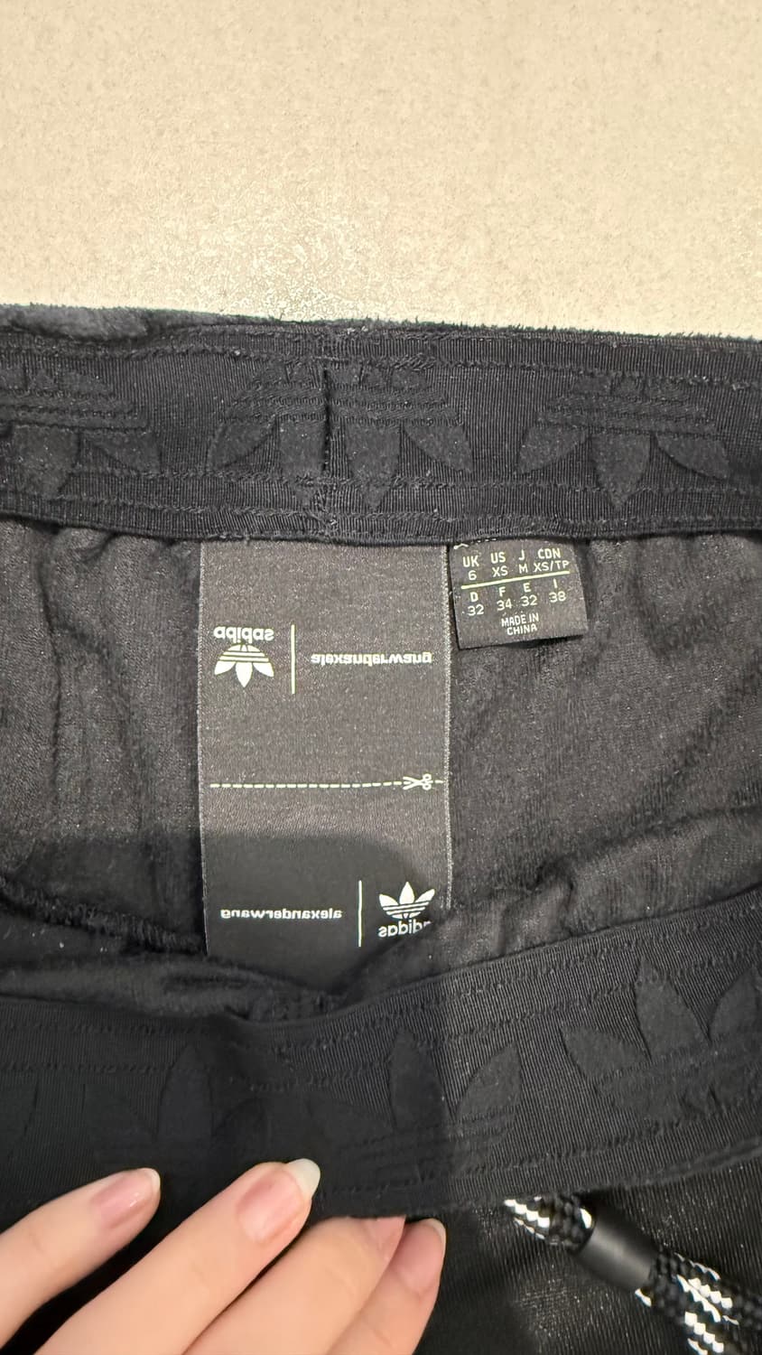 알렉산더왕X아디다스 쇼츠 xs 상품이미지2
