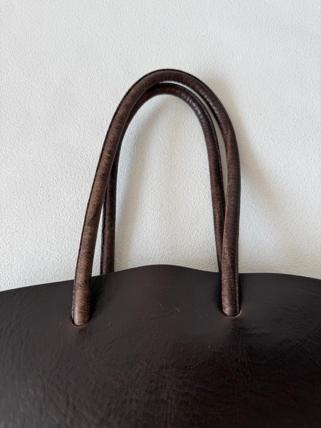 어트(autt) 레더 토트백 상품이미지3