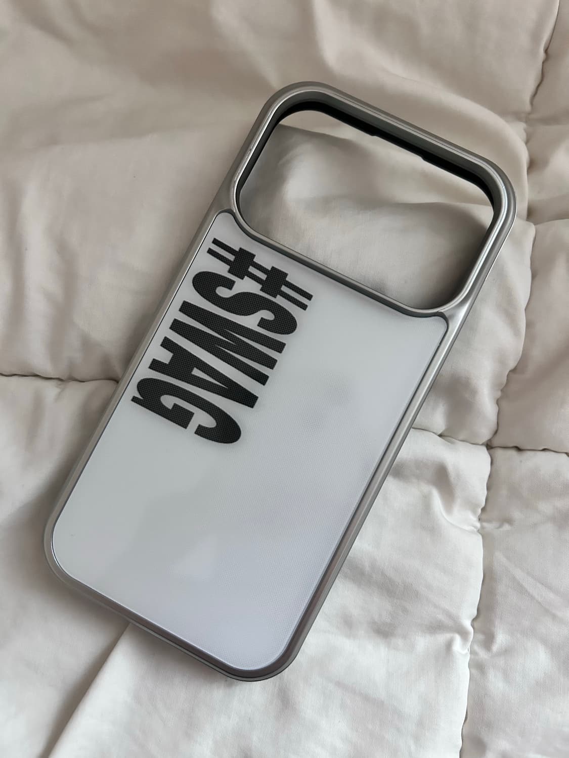 Swaggy Iphone 17 pro phone case 상품이미지2