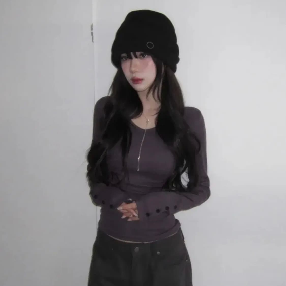 모디무드 잘록핏 브이넥 데일리 티셔츠 에이블리 상품이미지1