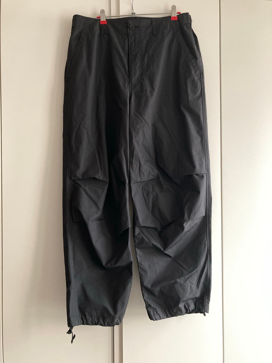 유니클로 와이드핏 파라슈트팬츠 상품이미지1