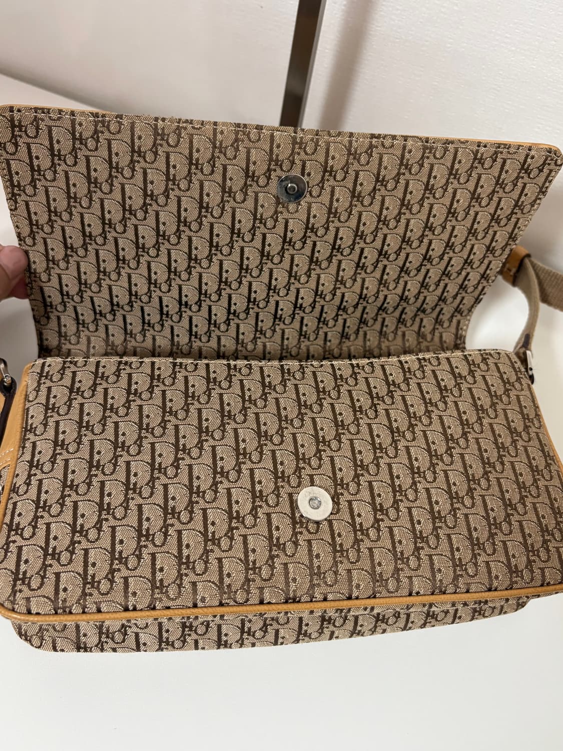 디올 스트릿시크 플랩 숄더백 상품이미지8