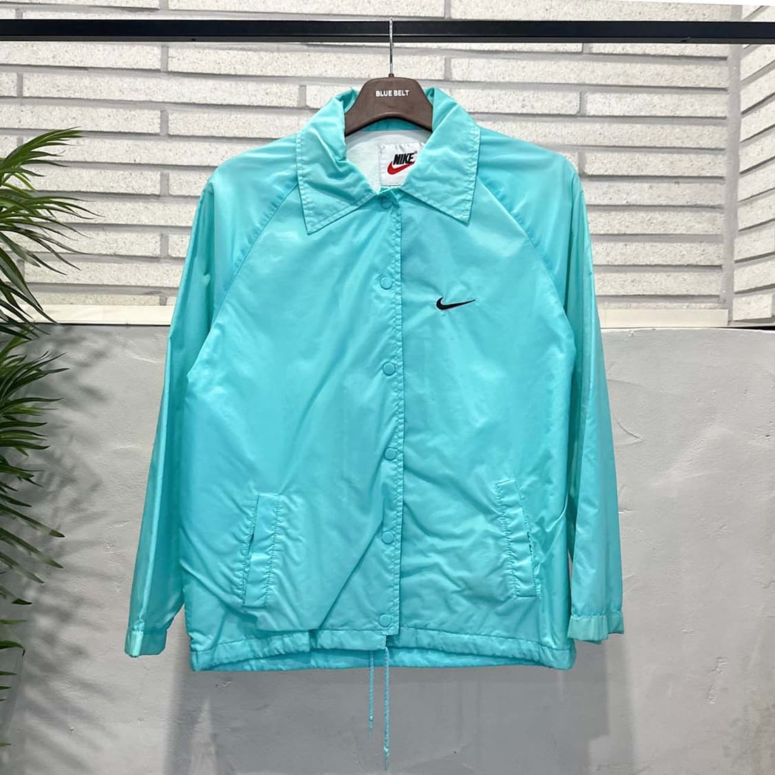 나이키 올드스쿨 코치 자켓 카라넥 스냅버튼 밑단 스트링 디테일 스카이블루 상품이미지2