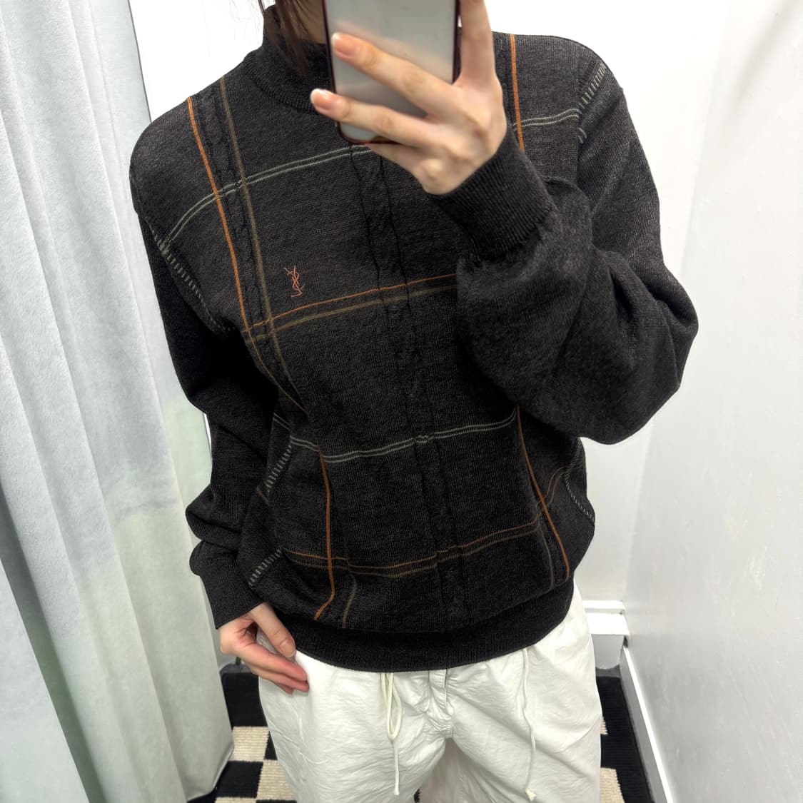 입생로랑 브라운 체크 니트  상품이미지2