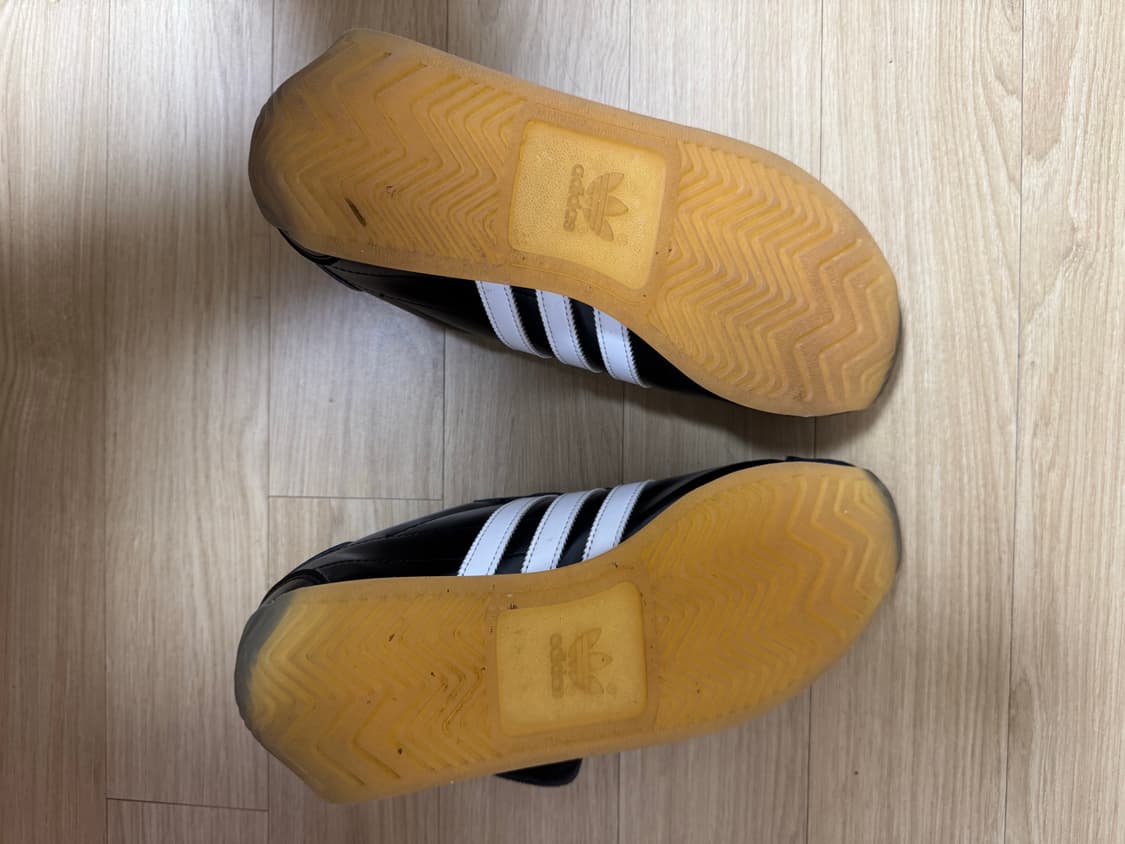 아디다스-예스아이씨 콜라보 신발 상품이미지5