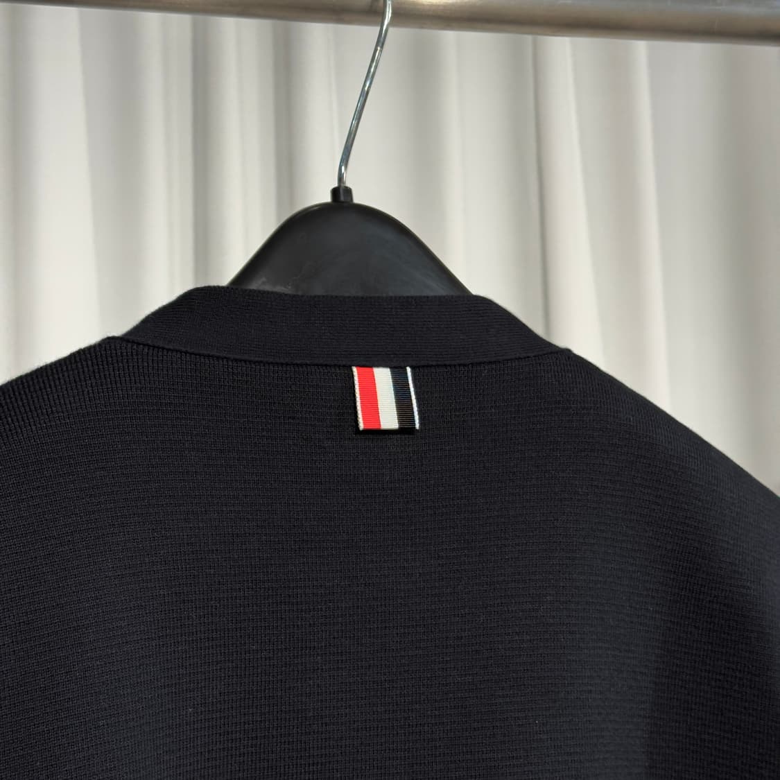 [새상품급/3] 25FW 톰브라운 밀라노 스티치 사선완장 가디건 골드  상품이미지10