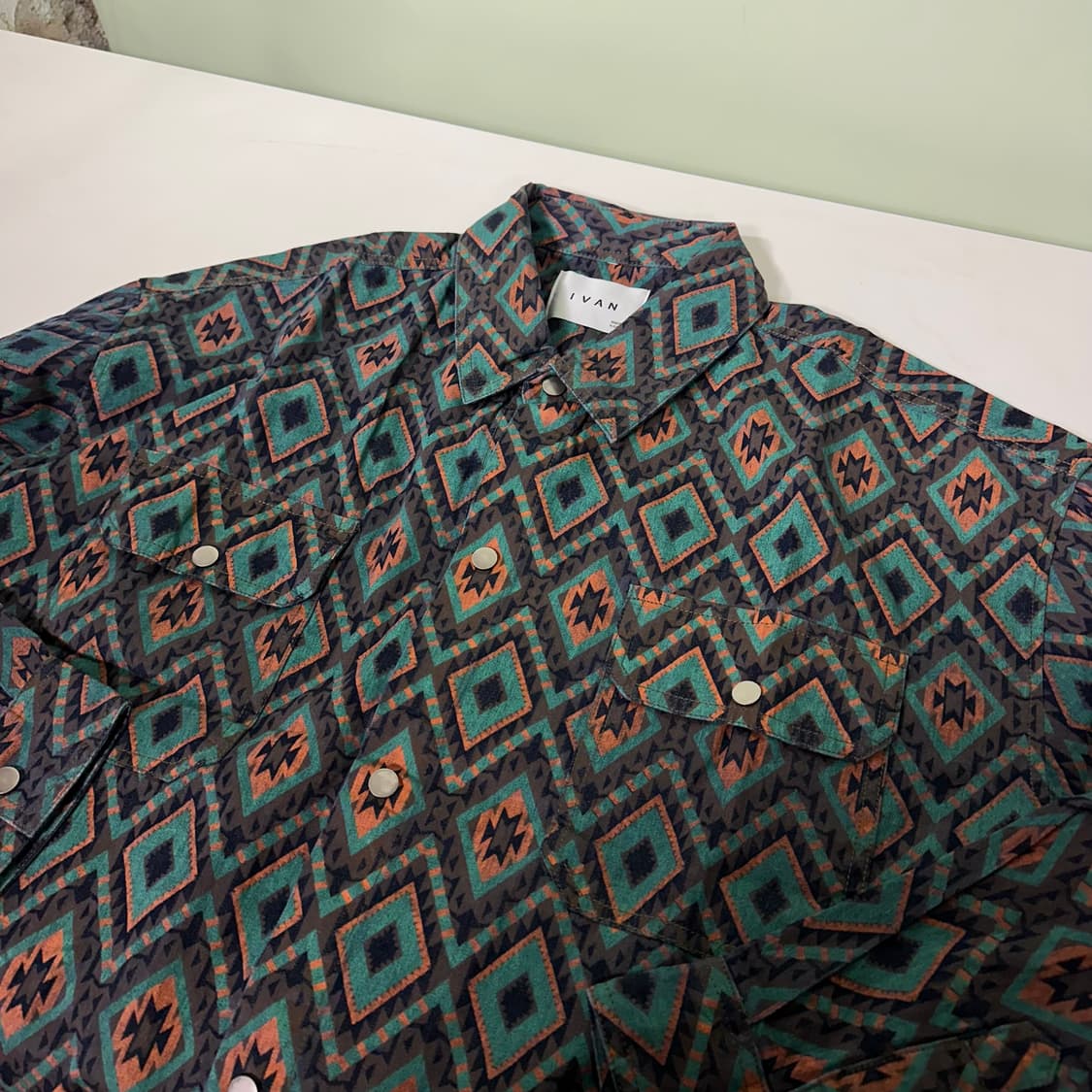 105 이반 IVAN 클래식핏 나바호 오르테가 투포켓 워크셔츠 상품이미지1