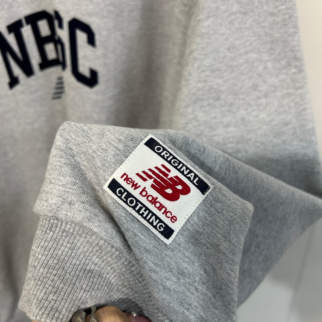 뉴발란스 남성 기모 그레이 반집업 티셔츠 110 상태최상 상품이미지3